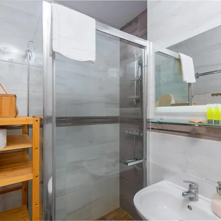 Rybacka Pleasant By Bookinghost