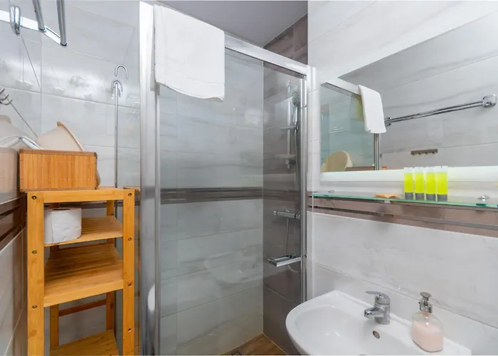 Rybacka Pleasant By Bookinghost